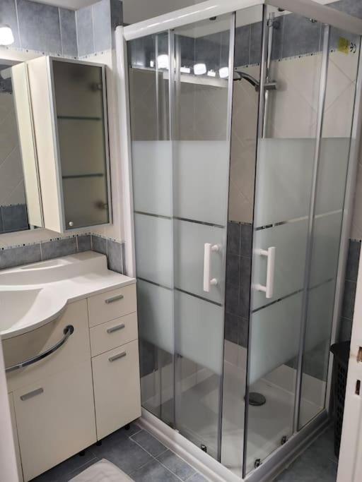 Appartement Ambassadeur Menton Exteriör bild